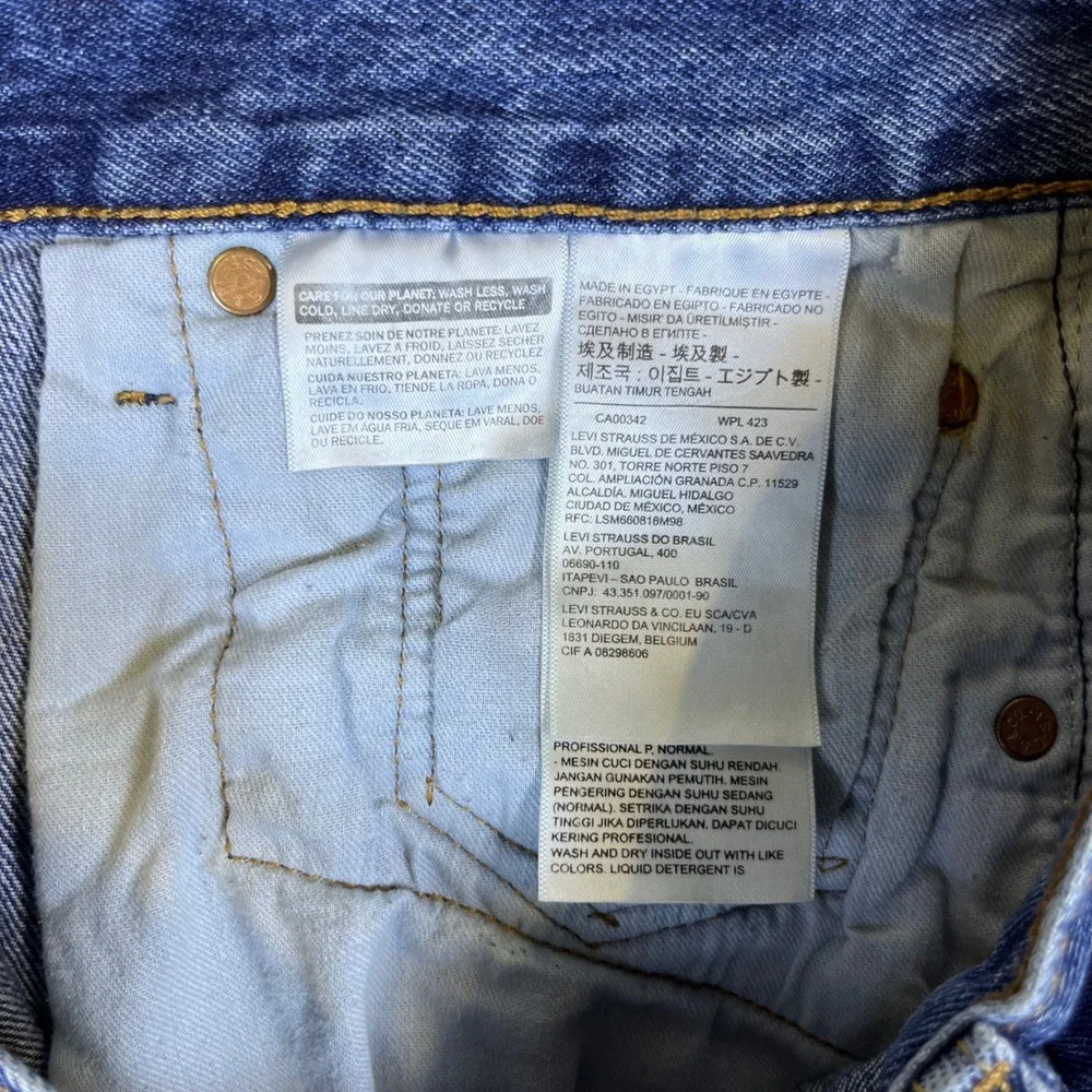 Levis 501 Original Fit Mens Jeans 36x32 Medium Wash Blue Button Fly Straight Leg